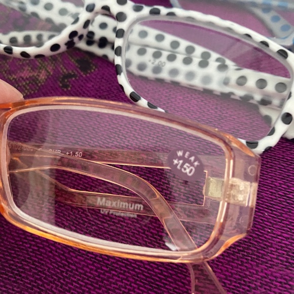 Reading glasses 4 pr 1.5 magnification ( new), 3 gently used 2.0 magnification - Picture 4 of 10